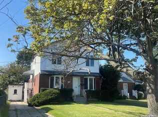 398 Sapir St, Valley Stream, NY 11580