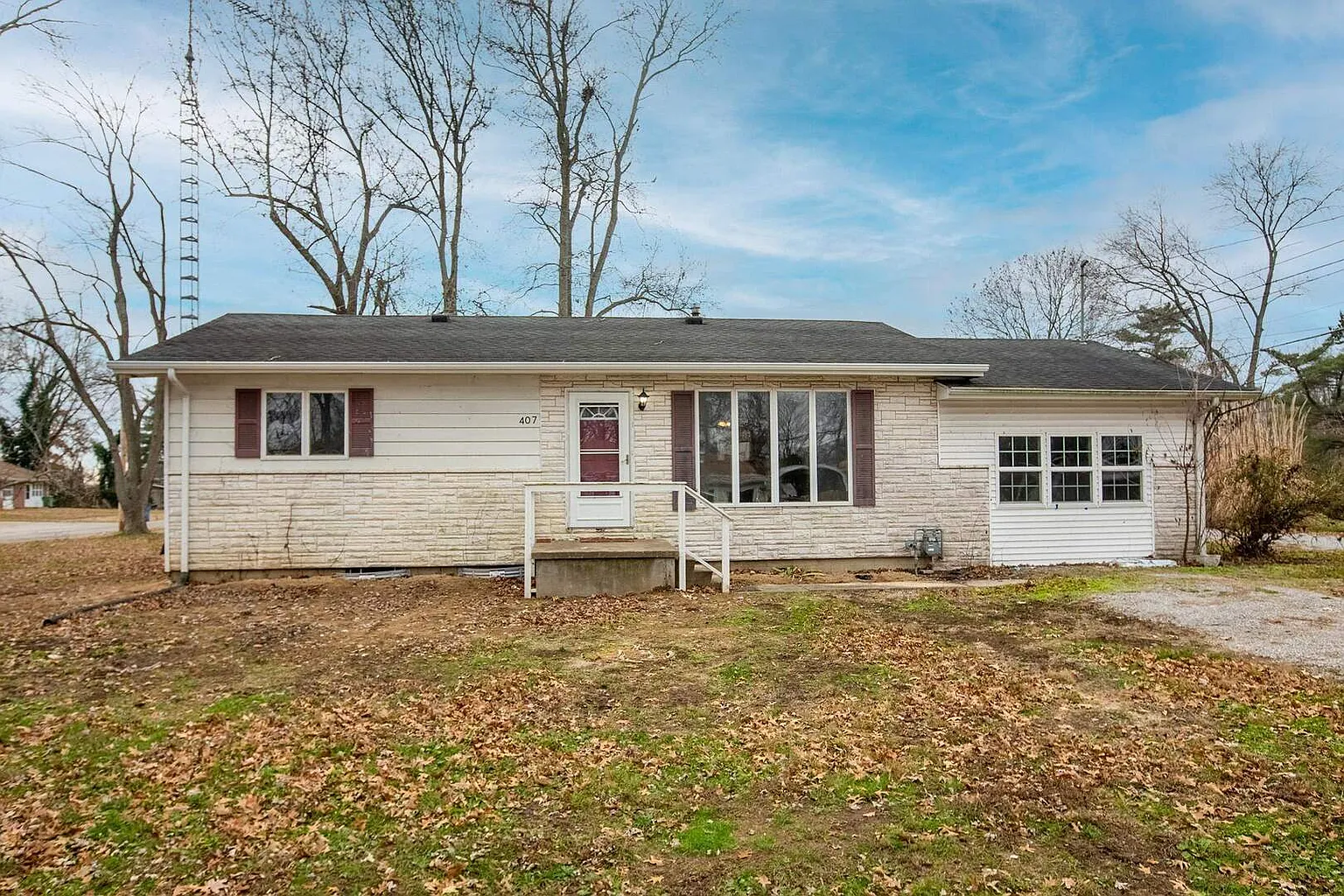 407 Milster St photo 1