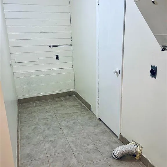 4005 Shallowford Rd — Photo 16