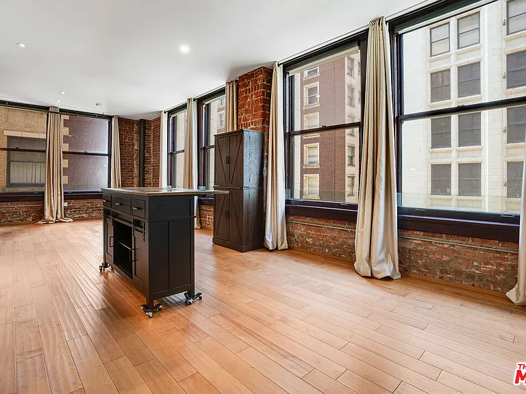 460 S Spring St #512 — Photo 1
