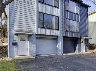 133 N Huffman St, Naperville, IL 60540