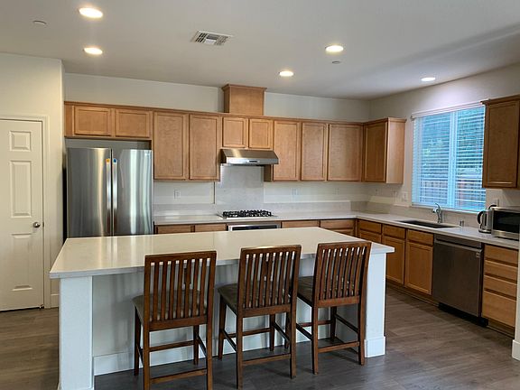 4th image of 1597 Shore Dr