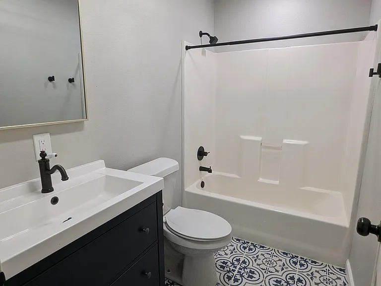 114 Scofield Ave #112 — Photo 9