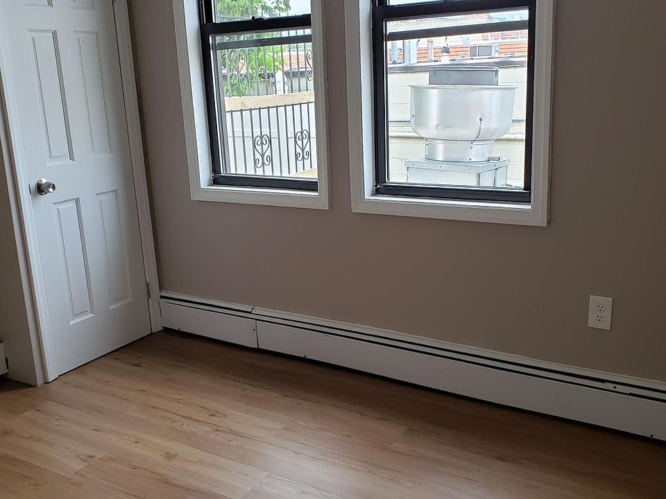 1st image of 196 S Columbus Ave #1