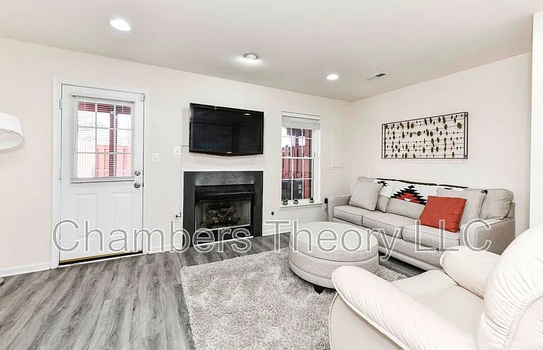 6955 Cromarty Dr — Photo 6