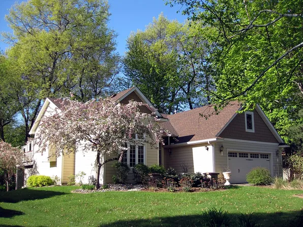 92 White Pine Rd, Lino Lakes, MN 55014