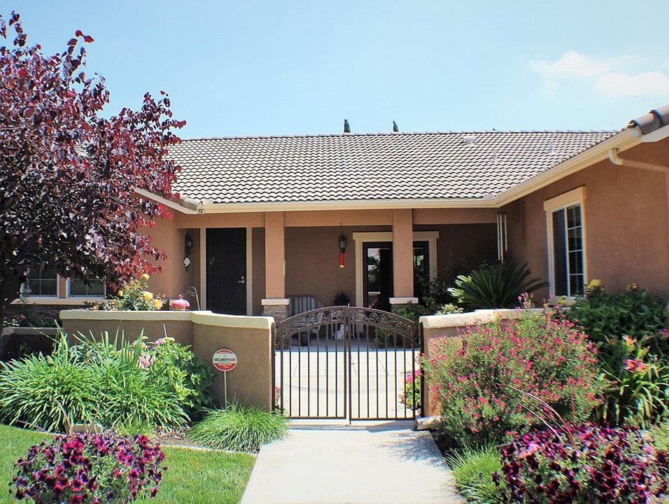 1st image of 35641 Oak Creek Dr