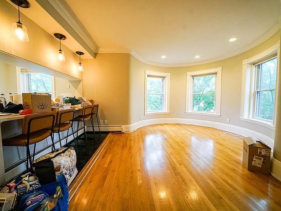 3rd image of 33 Longwood Ave #3CP