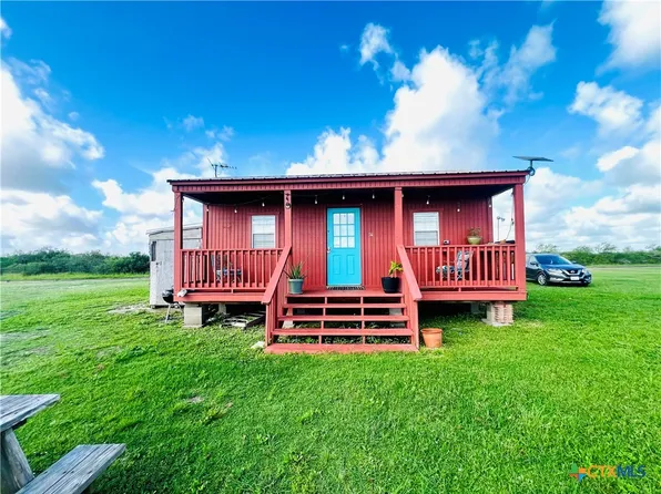 607 Tap Rd, Port Lavaca, TX 77979