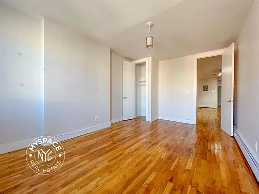 Bedroom, photo 3