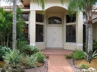 525 Coconut Cir, Weston, FL 33326