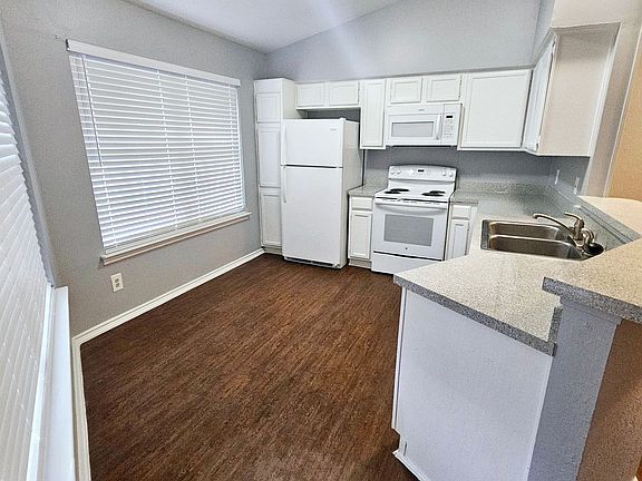 5th image of 802-814 Castleglen Dr #802/102