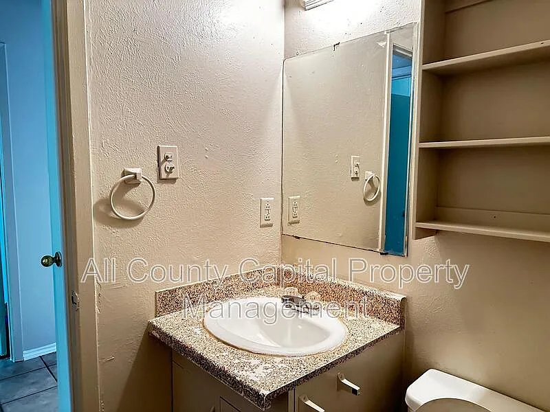2 bed, 1.0 bath, 800 sqft, $1,495 — Photo 2