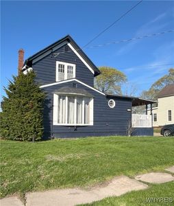 36 Hanover St, Silver Creek, NY, 14136
