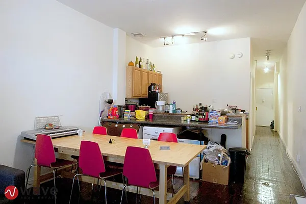 Rented by Wave Real Estate Group | media 27