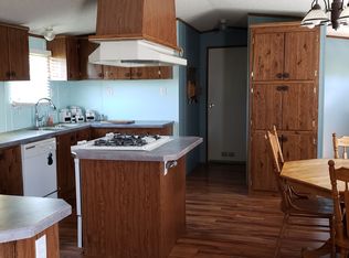 17407 Godlove Rd, Wheaton, KS 66521