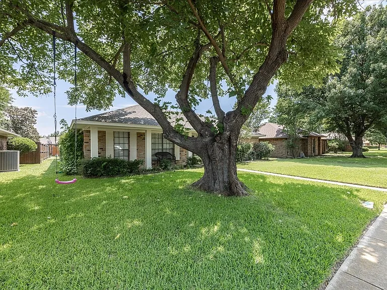 1405 Ivywood Dr — Photo 29