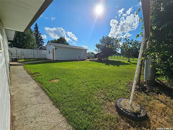 3rd image of 107 Jubilee BAY