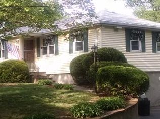 44 Old Post Rd, East Walpole, MA 02032