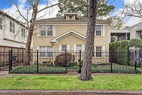 2424 Brun St Photo 1