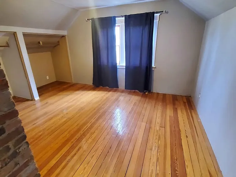 5717 Colerain Ave — Photo 10