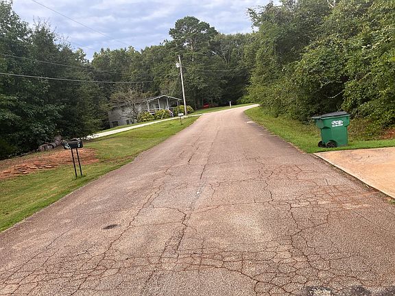 5th image of 455 Arrowhead Dr