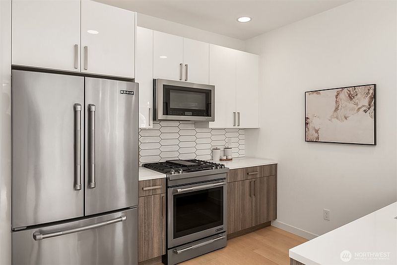 4th image of 3613 Wallingford Avenue N