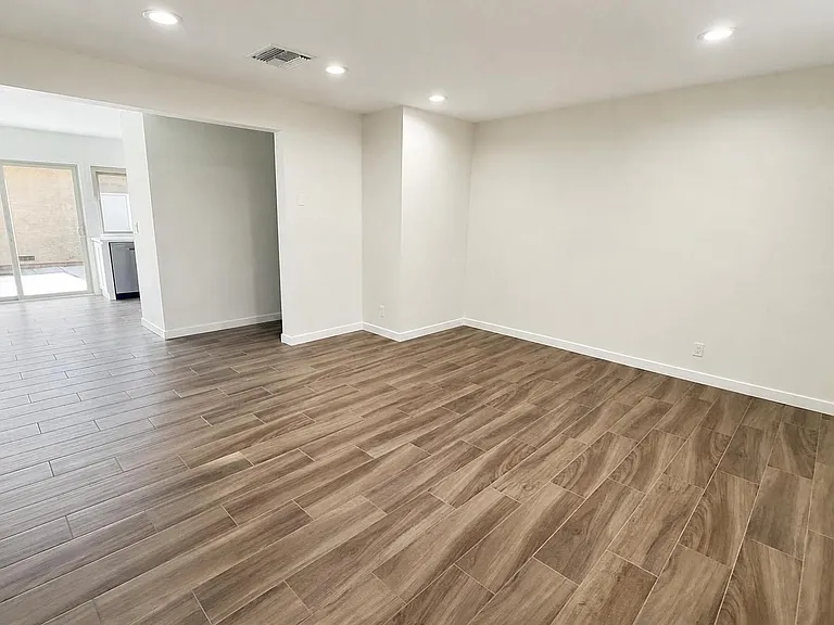 3853 Bixby Dr — Photo 5