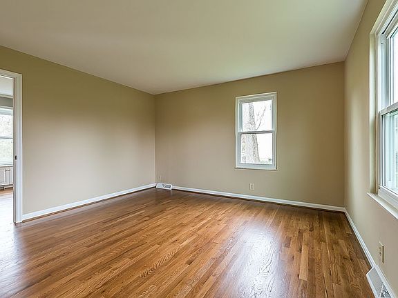 4th image of 6573 Windfield Ct