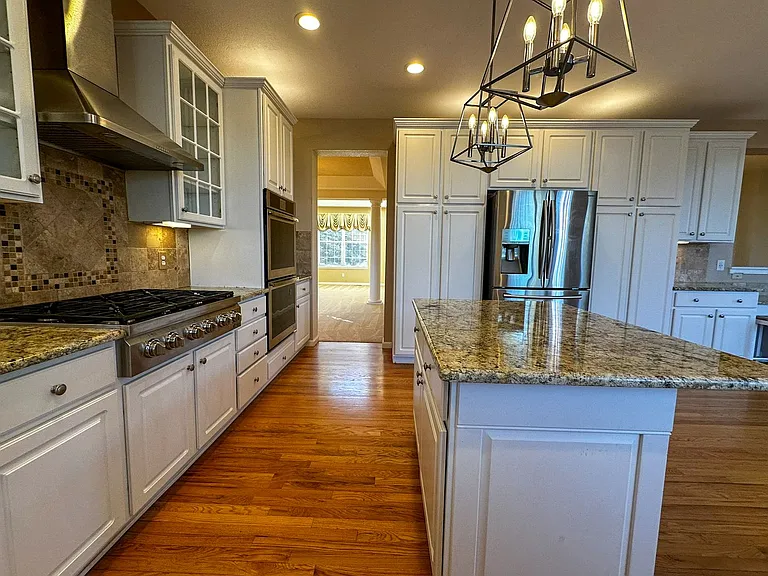 7856 Stonedale Dr — Photo 20