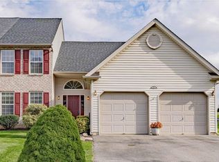 2054 Rolling Meadow Dr, Macungie, PA 18062