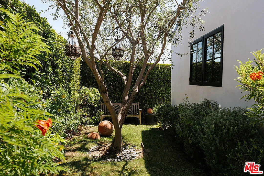 3 bed, 4.0 bath, 2315 sqft, $25,000 — Photo 3