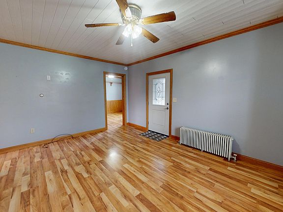 2nd image of 434 Maple St
