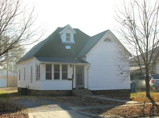 1508 W Monroe St, Herrin, IL 62948