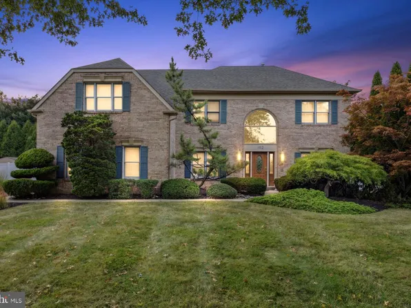 102 Parliament Cir, North Wales, PA 19454