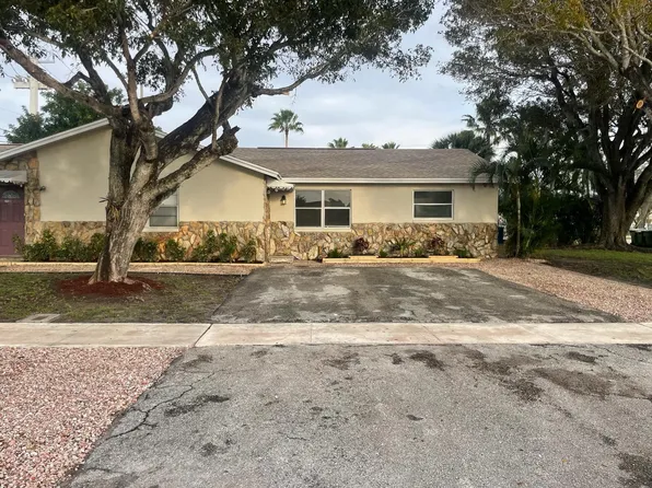 296 Alemeda Drive N #A & B, Palm Springs, FL 33461
