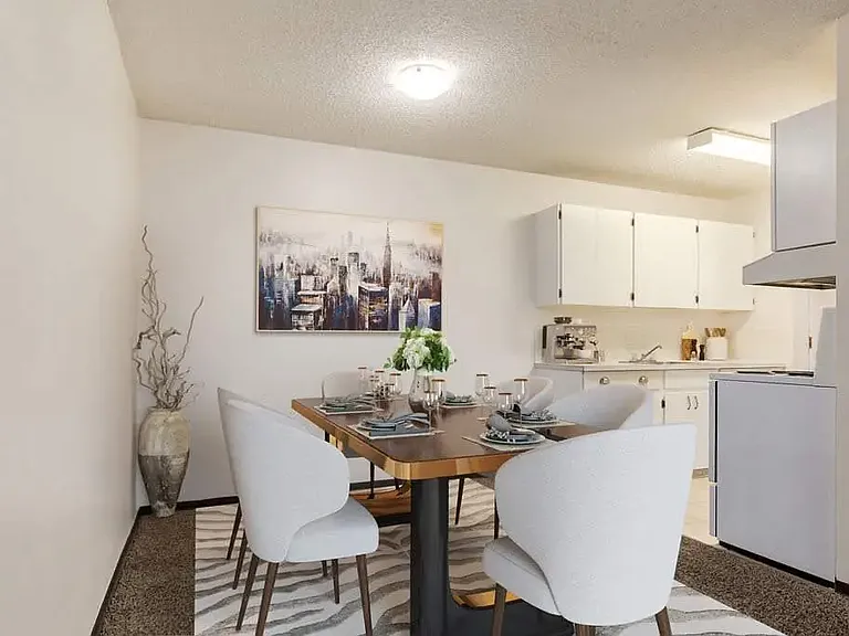 2327 Crestwood Dr SE — Photo 3