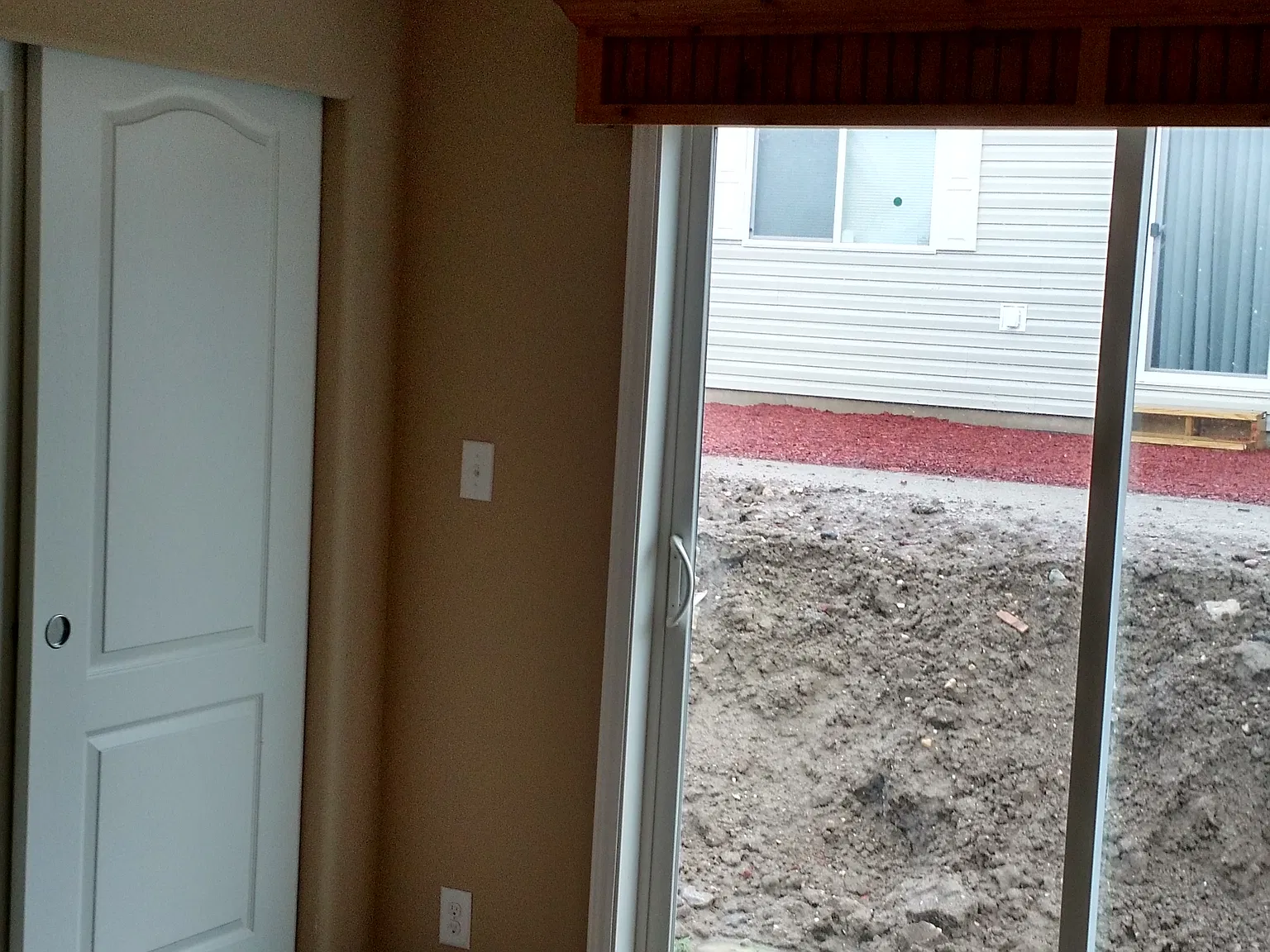 Fenced 2br/2ba Twin Home With 1 Car Garage! — Photo 4
