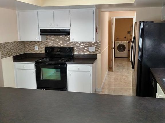 3rd image of 4004 Eastridge Dr