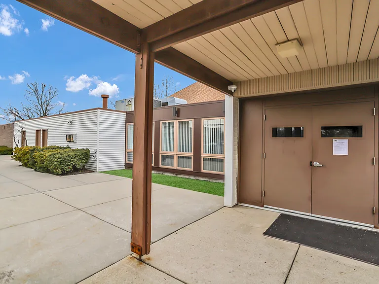 1500 Robin Cir #418 — Photo 15