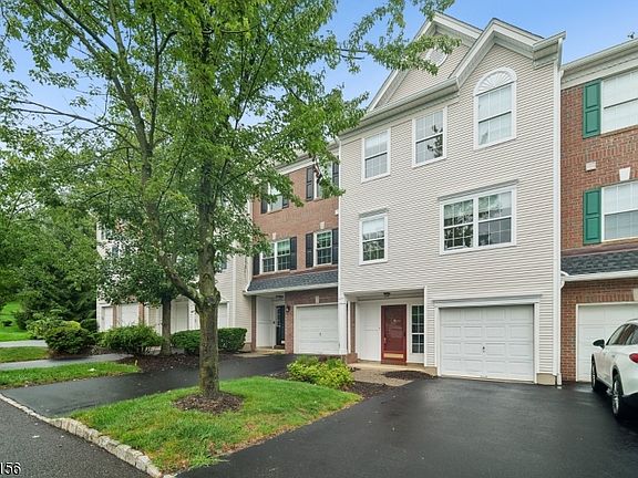 2nd image of 4 Prescott Ct