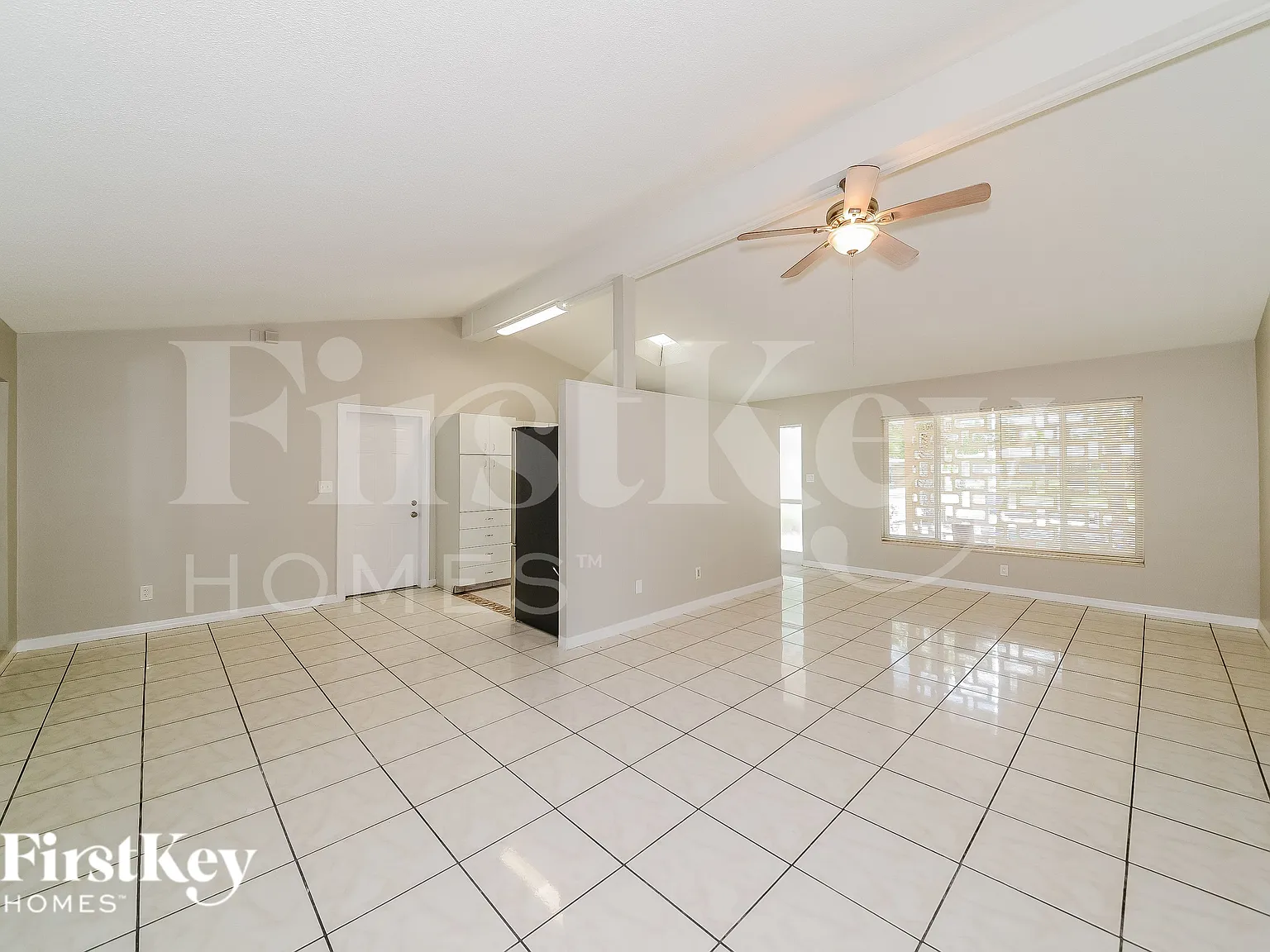 3 bed, 2.0 bath, 1768 sqft, $2,620 — Photo 4
