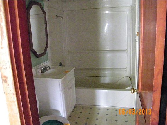 5th image of 905 N 22nd St