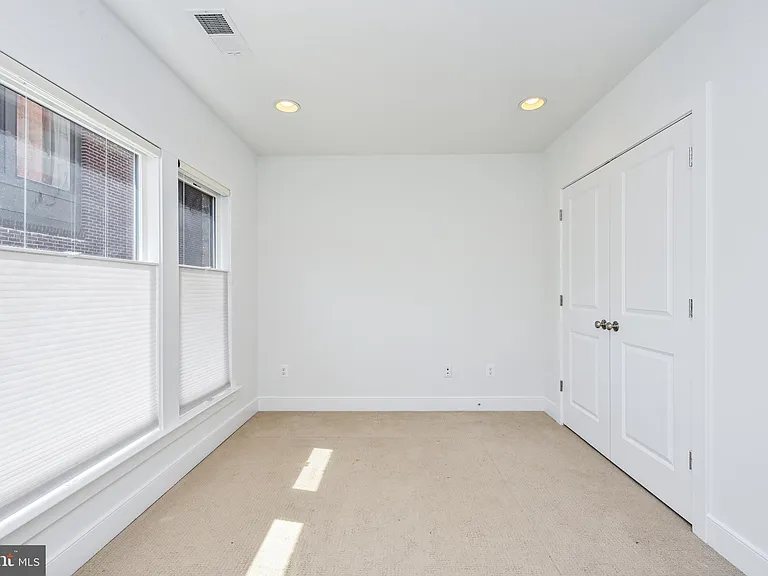 8337 Looking Glass Way — Photo 10