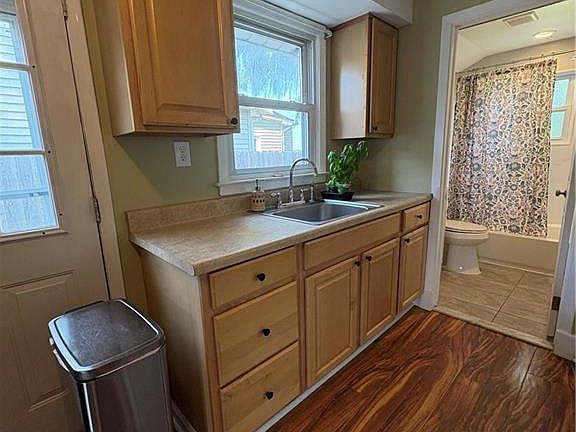 2nd image of 206 Hillcrest Ave