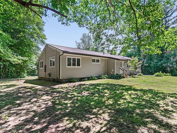 5th image of 1141 Meadowdale Road
