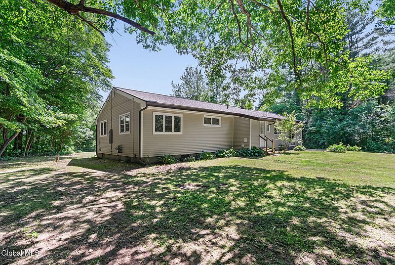 5th image of 1141 Meadowdale Road