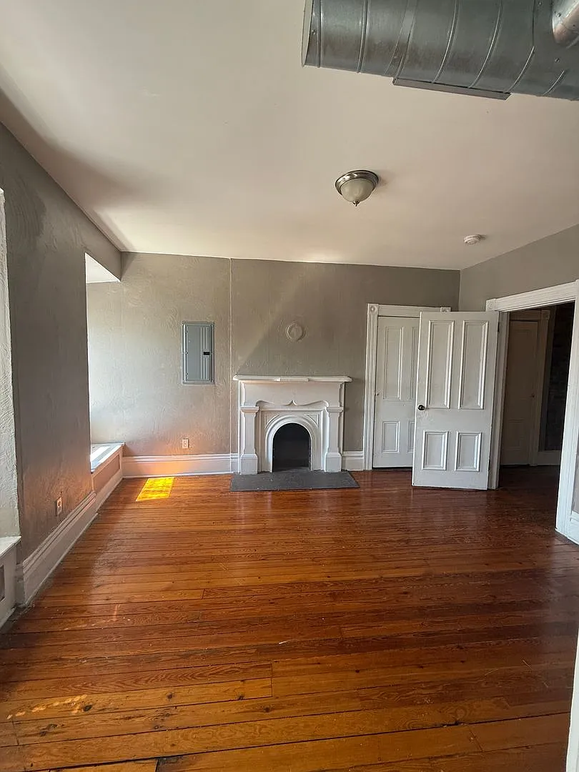 1608 Lowrie Street — Photo 2