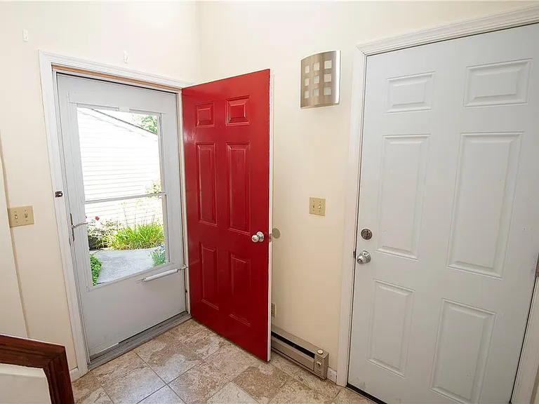 8324 Willow Run — Photo 5