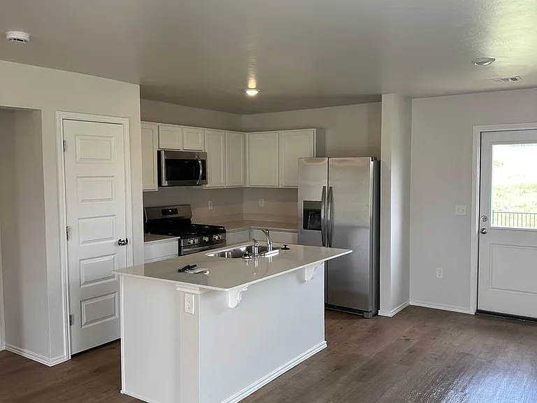 9705 Gray Wolf Ln — Photo 5